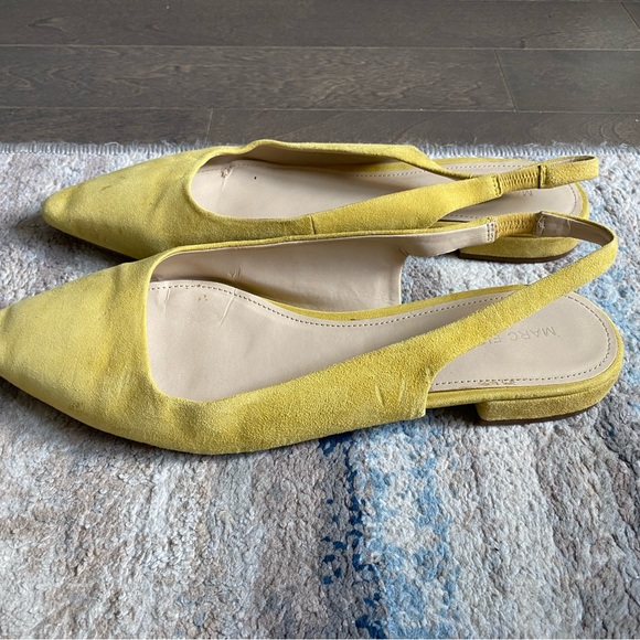 Sandals color yellow size 10 - Picture 3 of 3